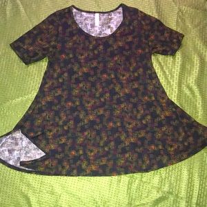 LuLaRoe perfect tee size M. Dark square sping paint design. Short sleeve.